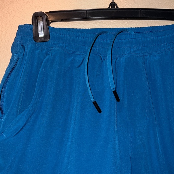 Lululemon 7in Lined Pace Breaker Shorts - Picture 2 of 3